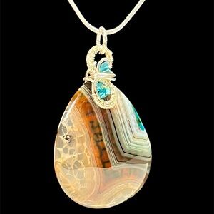 Elegant Multicolor Pendant Necklace
